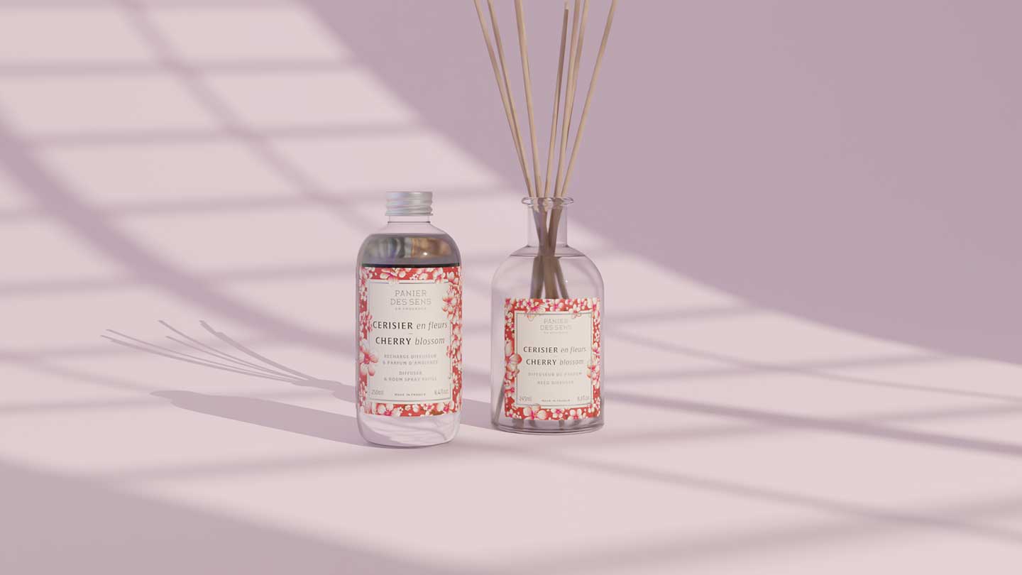 Refills for perfume diffusers